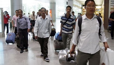 155 more Vietnamese workers in Libya arrive in Egypt - ảnh 1